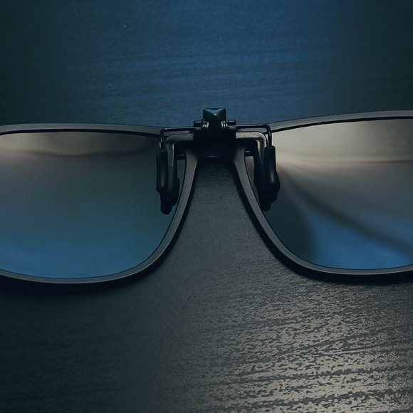 Brand New Sunglasses Flip Up Polarized Clip On - Picture 7 of 8